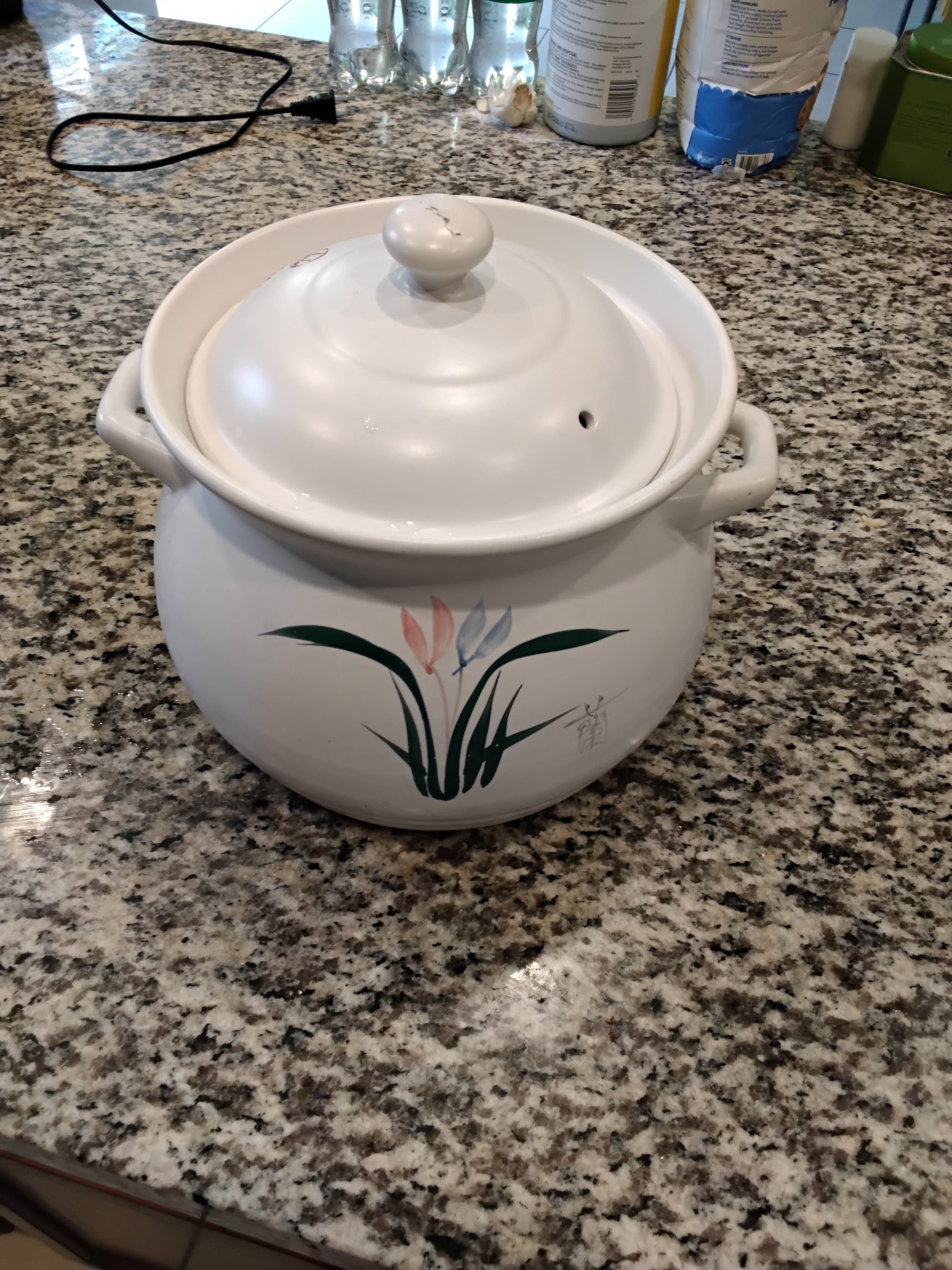 Uniwear Big Ceramic Pot, 5.3 Liter, Excellent Condition