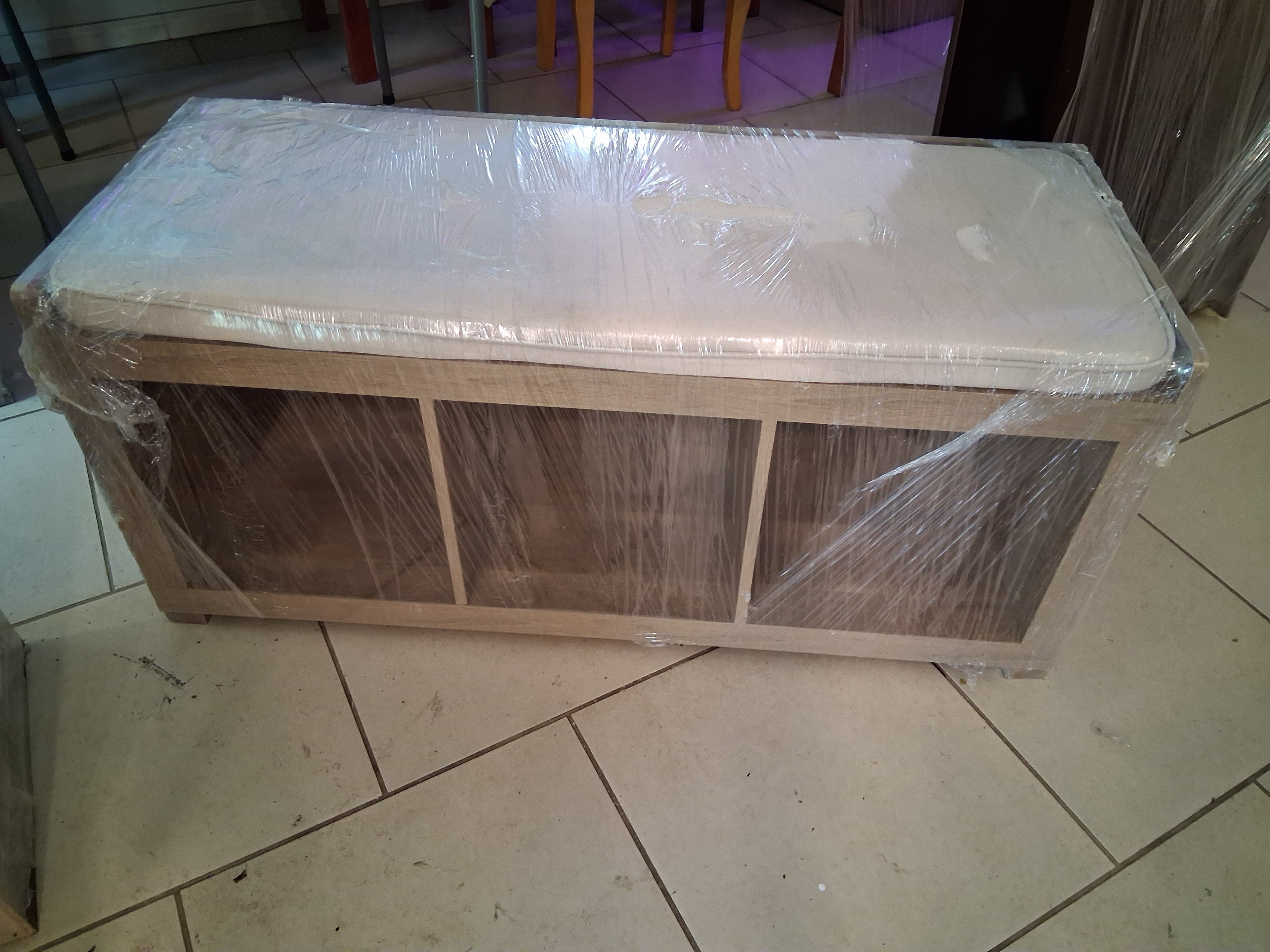 3 Sitter bench with storage, In Excellent Shape, Local Pick Up Only