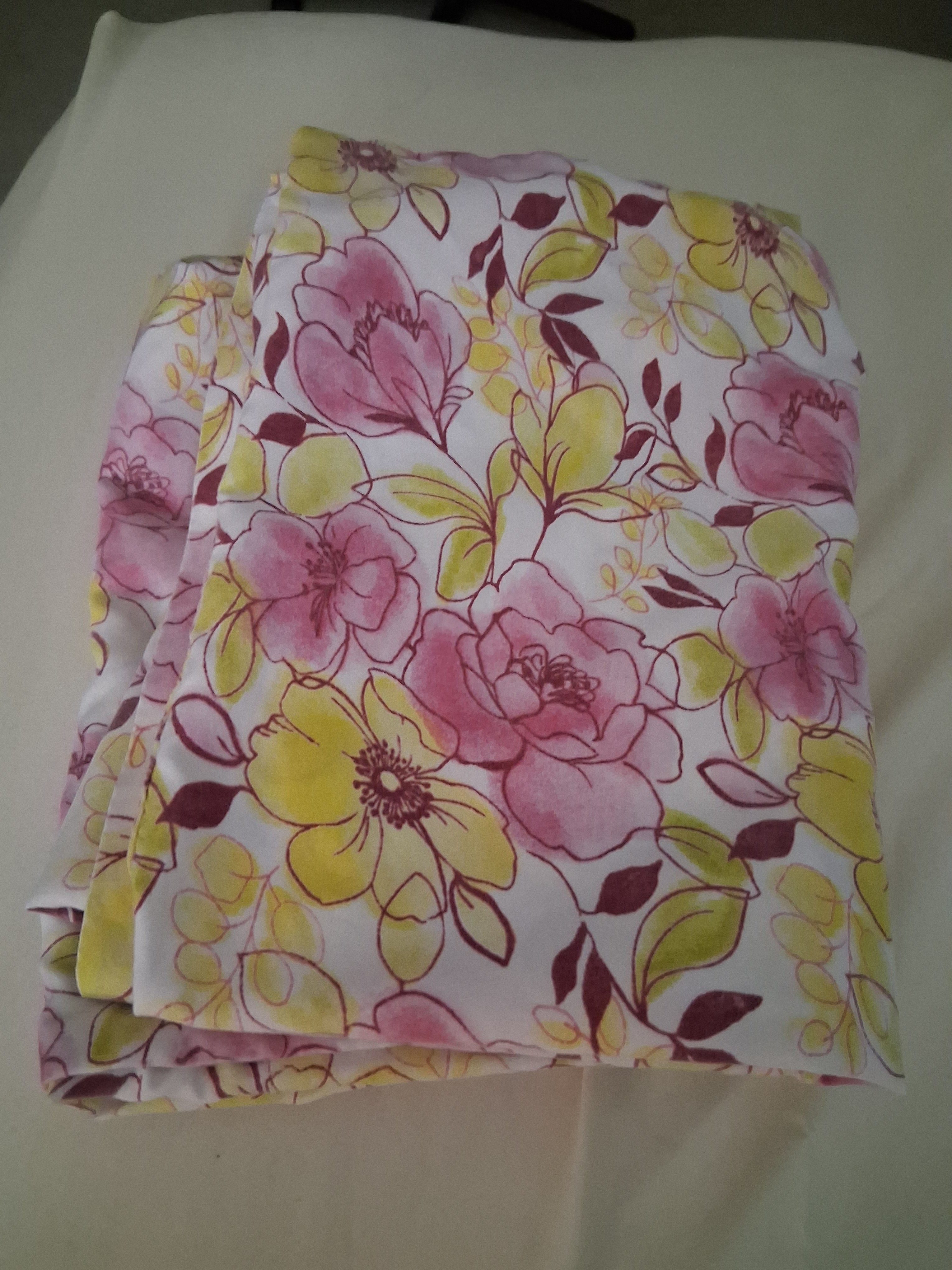 A pair of standard pillowcase, in excellent shape,  used.