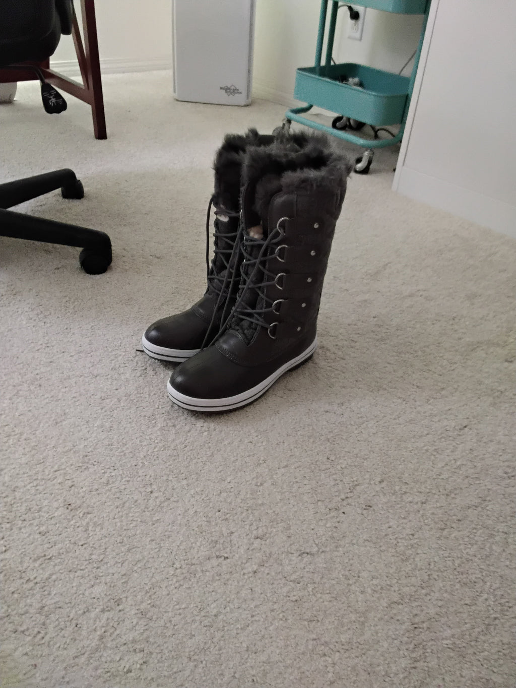 snow boots women, Size 10