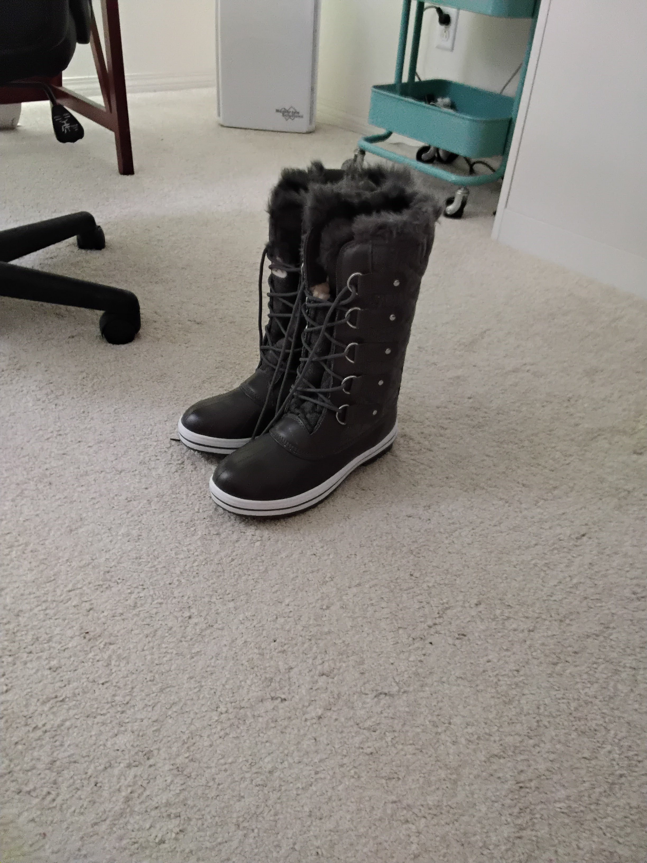snow boots women, Size 10