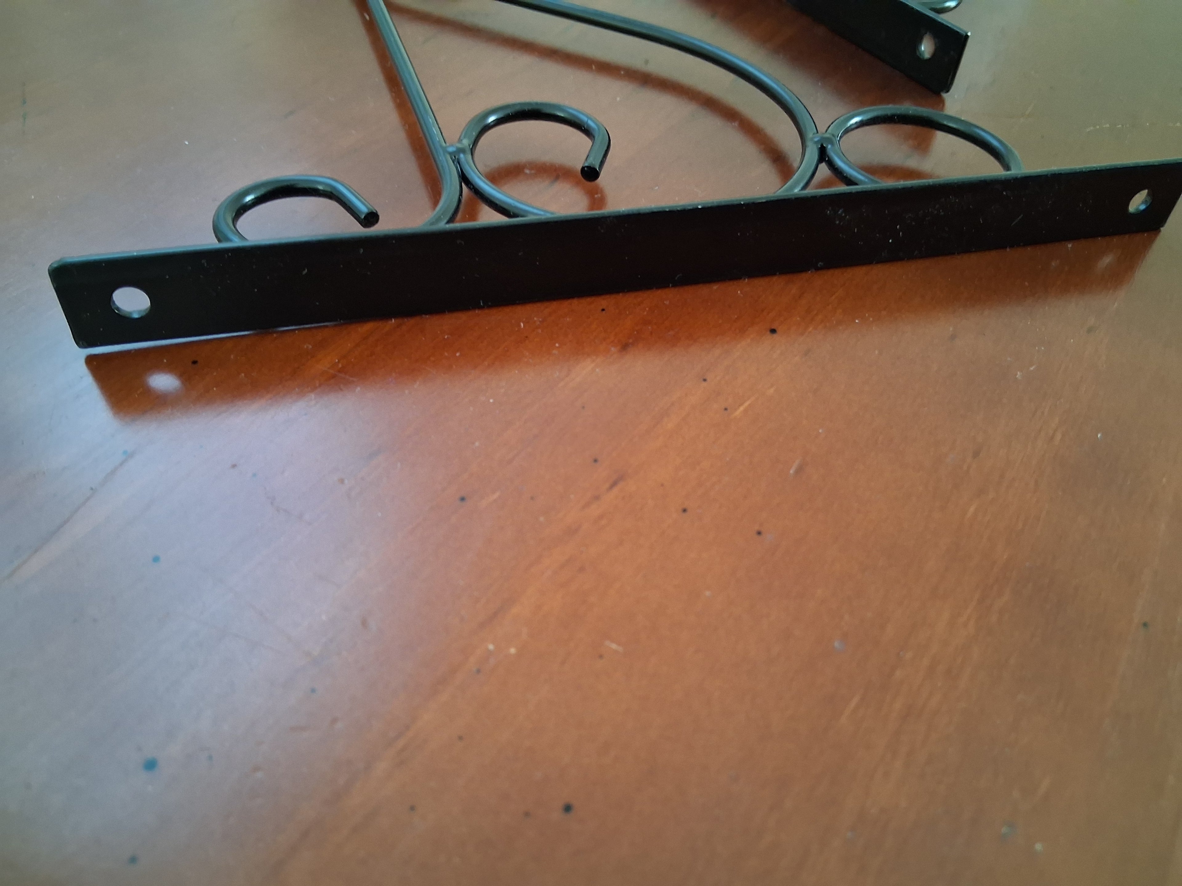 A pair of wall bracket, new 10x6